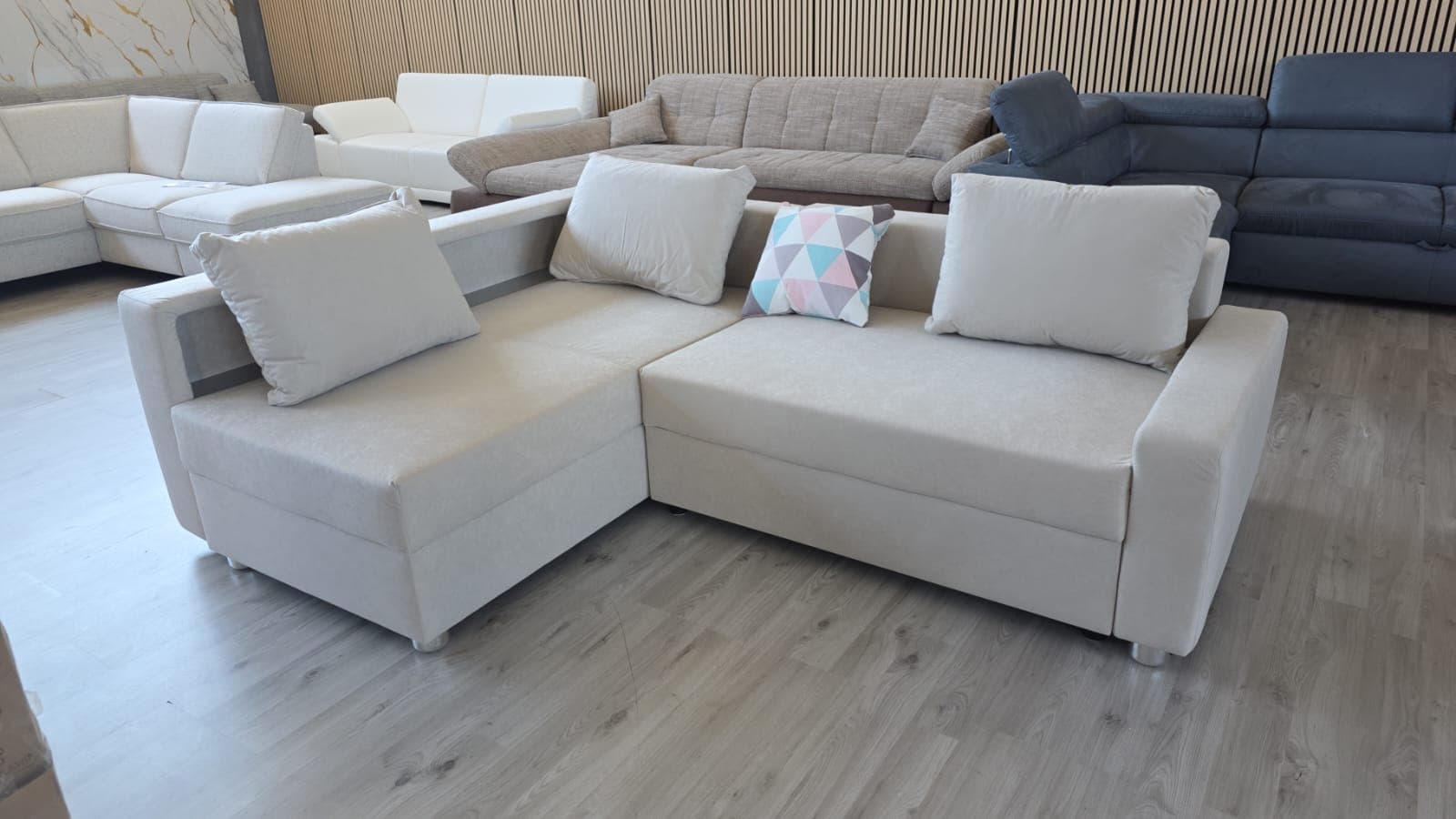 Divano angolare bianco in microfibra